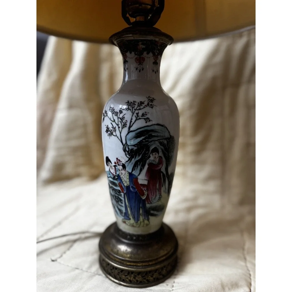 Vintage Antique Chinese   Asian First republic porcelain urn vase lamp